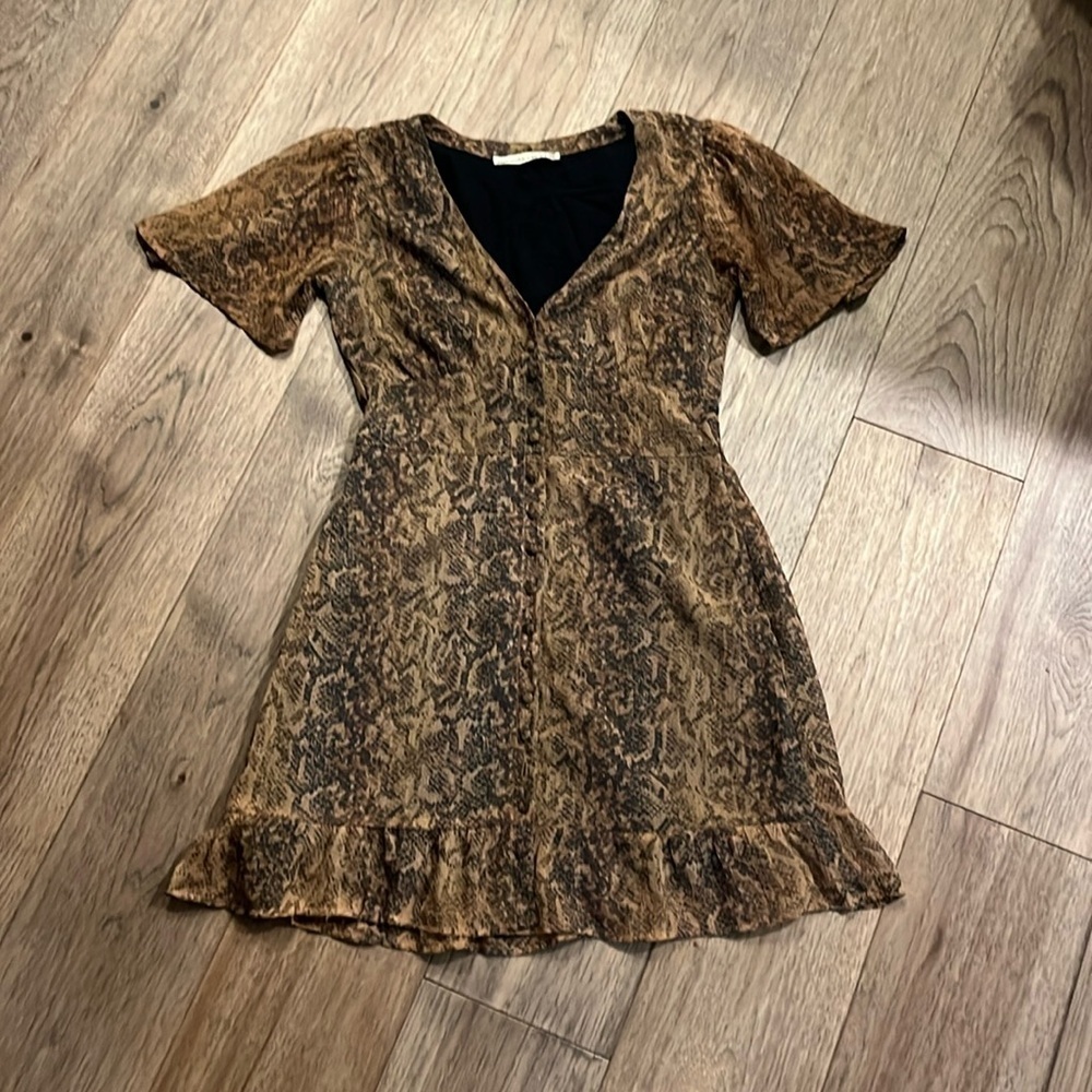ABERCROMBIE & FITCH brown snake print flutter sleeve button down dress, size XS